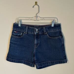 Tommy Hilfiger Vintage 90s/Y2K Medium Wash 4-Inch Inseam Denim Shorts Size 6